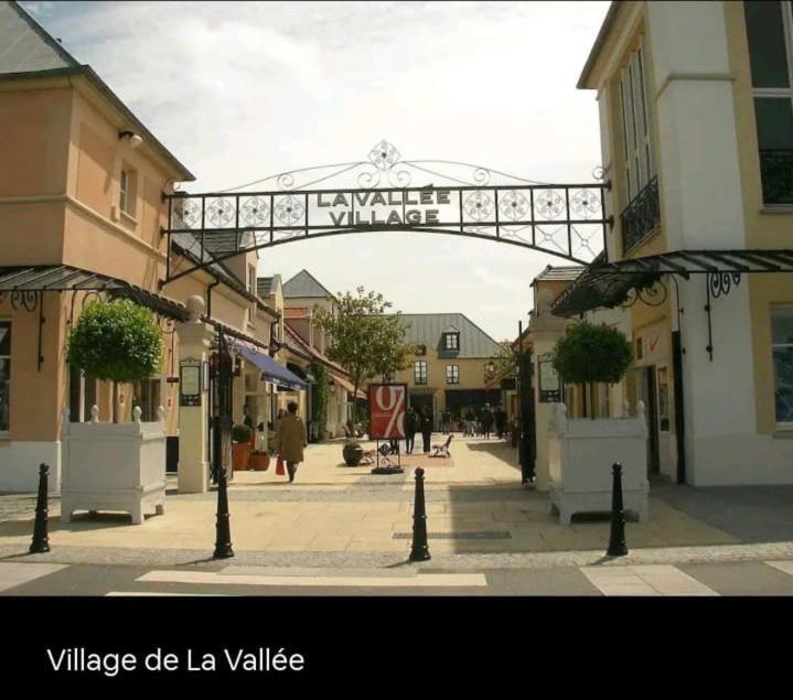 Sweet Appartement Disneyland Paris Parking 300M Station Val D'Europe Chessy  Exterior foto